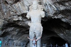Statue of Shapur in the Shapur cave