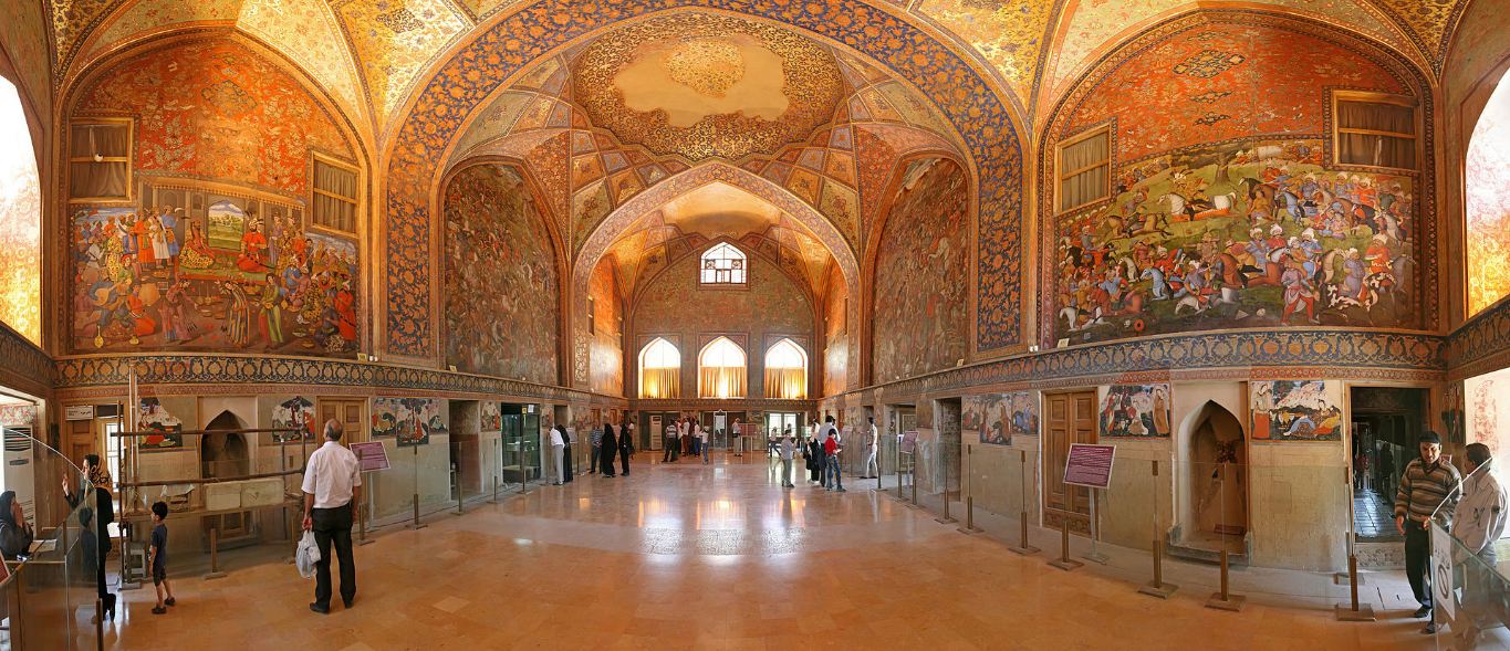نمای داخلی کاخ چهلستون