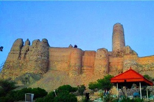 قلعه تاریخی منوجان