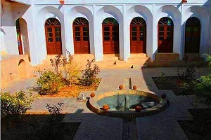 خانه تاریخی یغمائیان